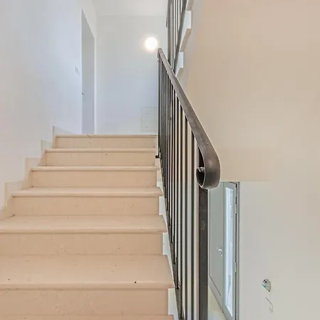 Bellaria Palace - In The Hearth Of Motor Valley By Movebnb *