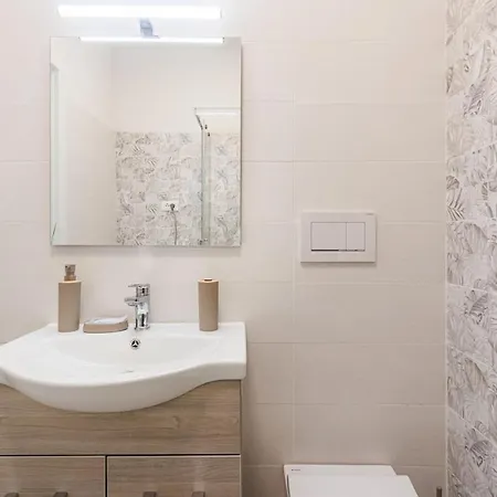 Bellaria Palace - In The Hearth Of Motor Valley Apartment