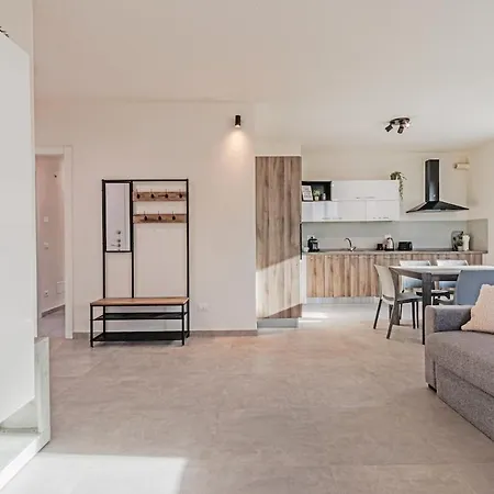 Apartment Bellaria Palace - In The Hearth Of Motor Valley