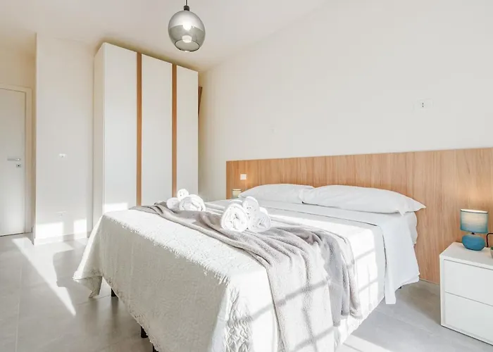 Bellaria Palace - In The Hearth Of Motor Valley By Movebnb Apartment