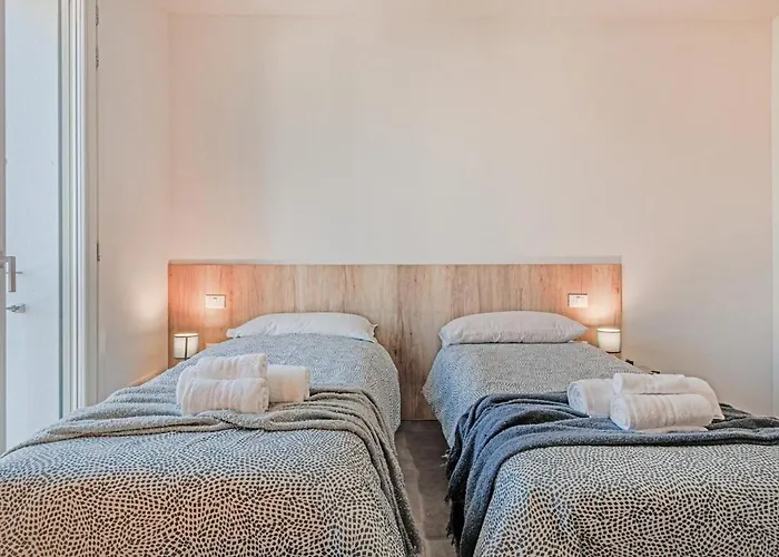 Bellaria Palace - In The Hearth Of Motor Valley By Movebnb *